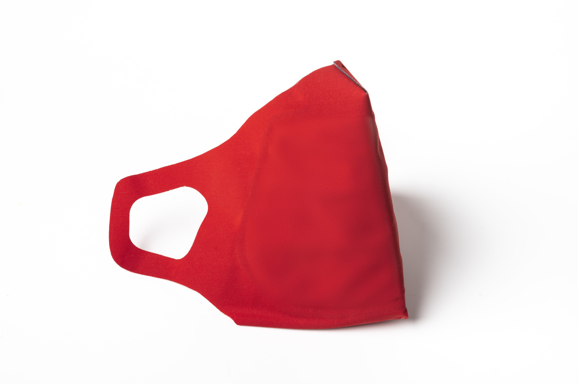 Medizinische Schutzmaske in der Farbe rot